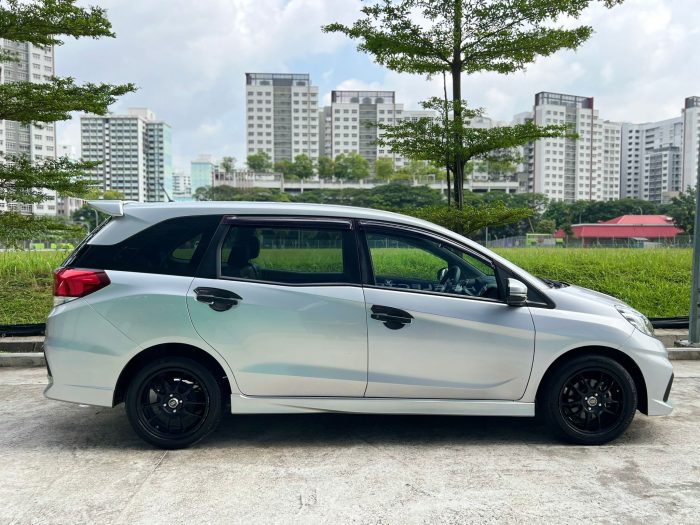 Honda Mobilio 1.5A RS i-VTEC Luxe - Image 10